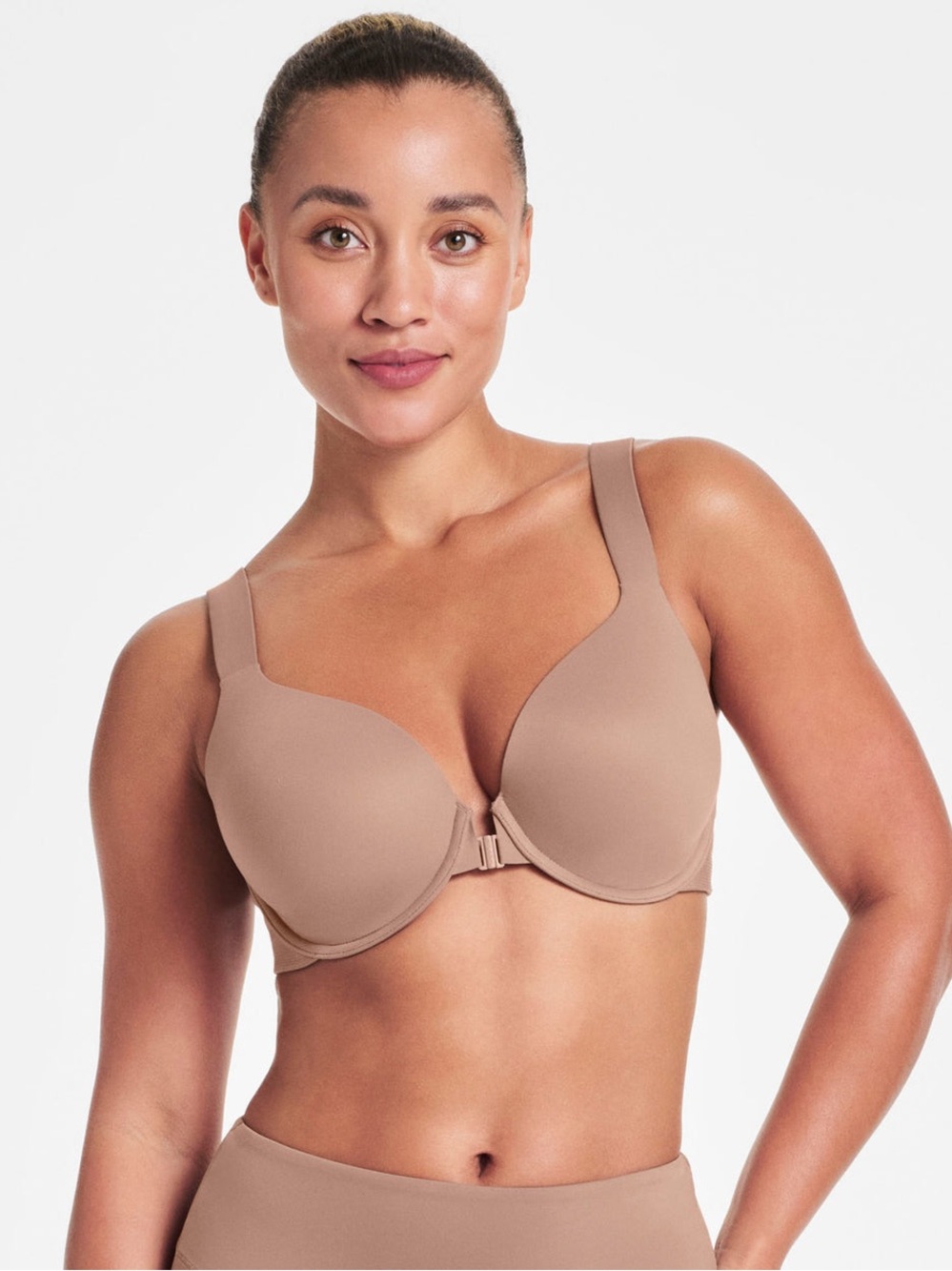 Front-Close Smooth T-Shirt Bra in cafe au lait